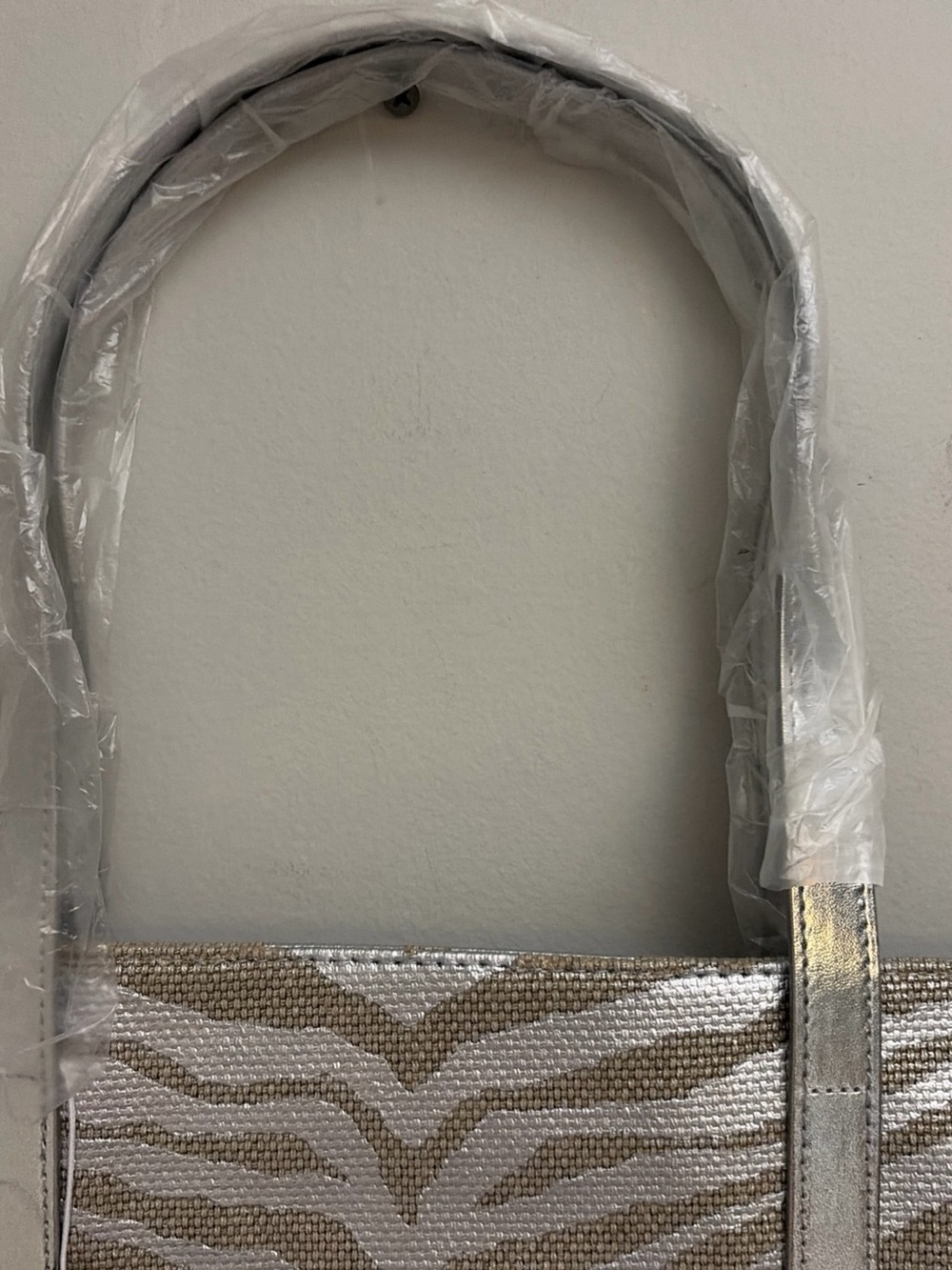 Michael Kors New! Zebra-Print Metallic Tote in Silver and Gold - Picture 2 of 9